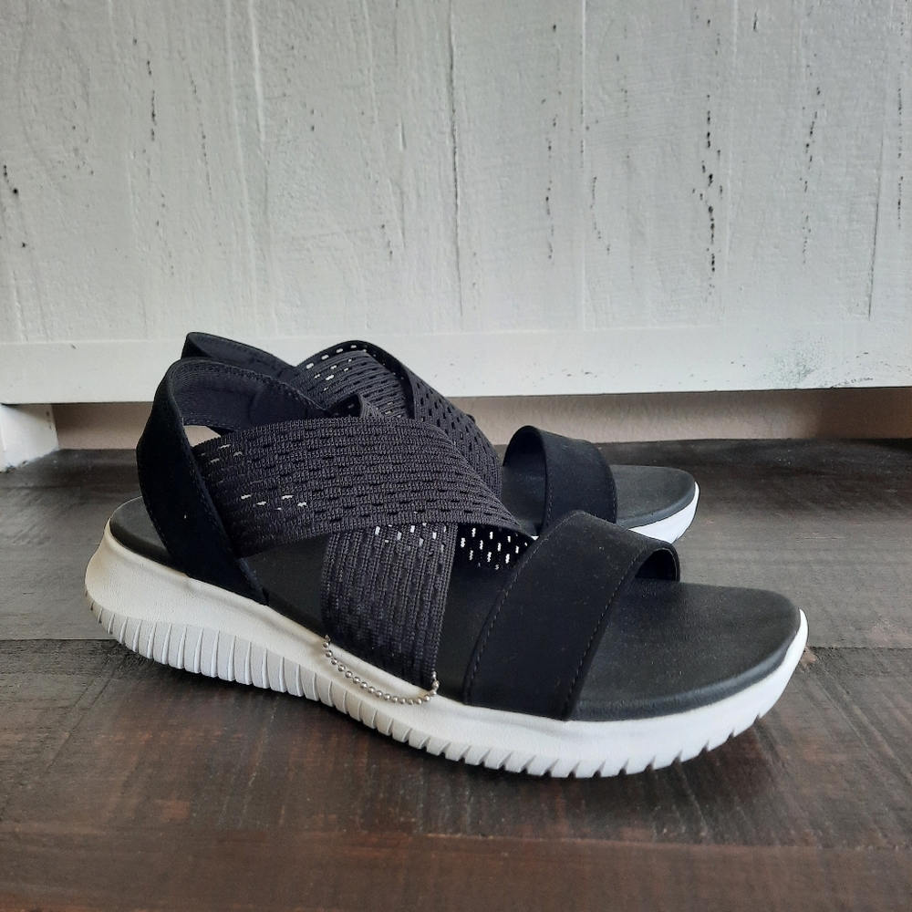Skechers